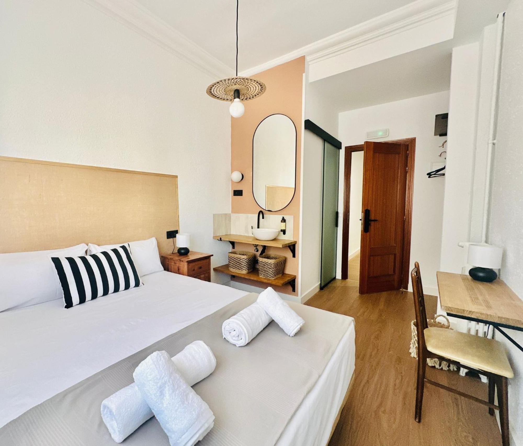 Autentic Boutique Moncloa มาดริด ภายนอก รูปภาพ